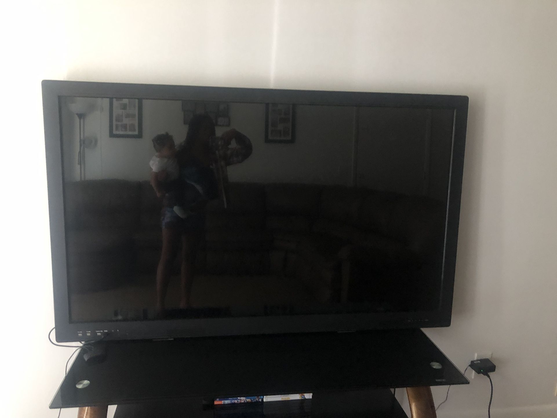Tv monitor 65in