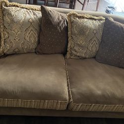 Couch & Love Seat Set With Ottoman 