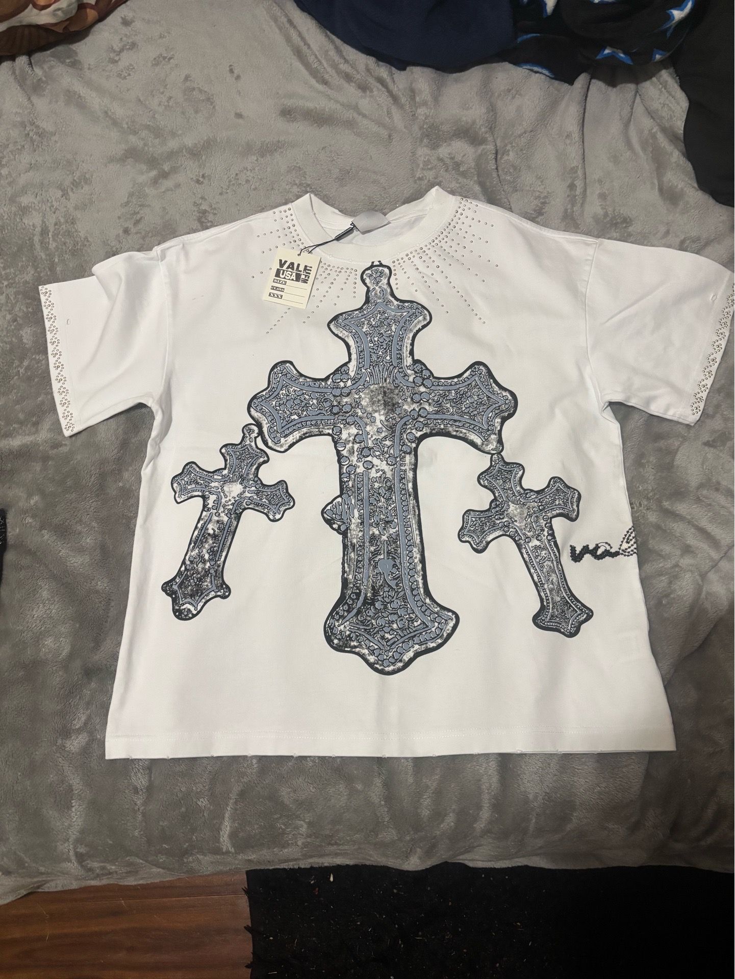 Brand new valley shirt size small got 2 of them with tags