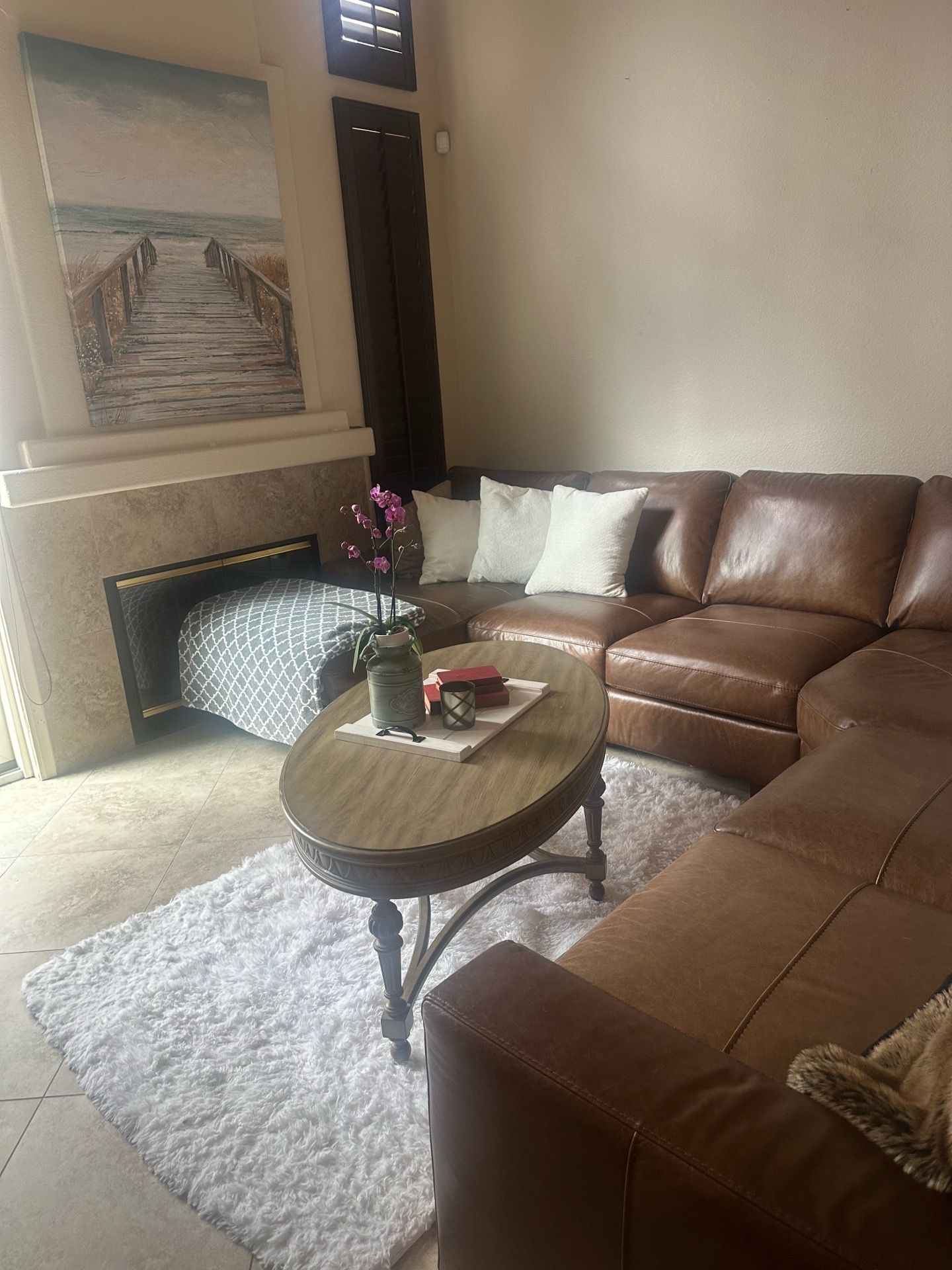 Beautiful green coffee table oval