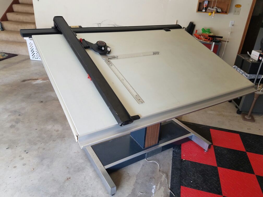 Electric Drafting table Hamilton