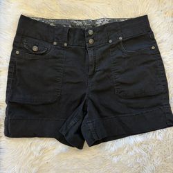 One 5 One Women’s Black Shorts Size 14