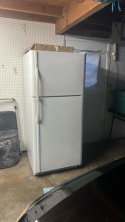 Kenmore Refrigerator works great