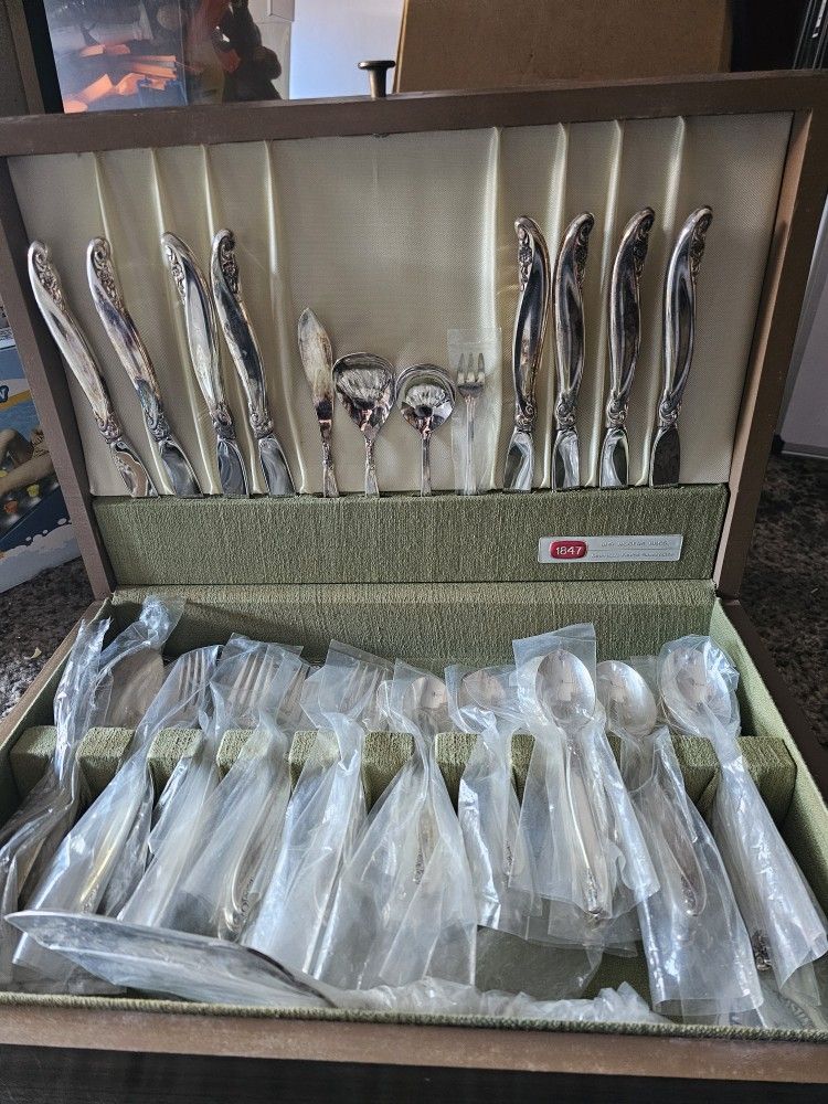 1847 Rogers Bros Silverware Set (1950)