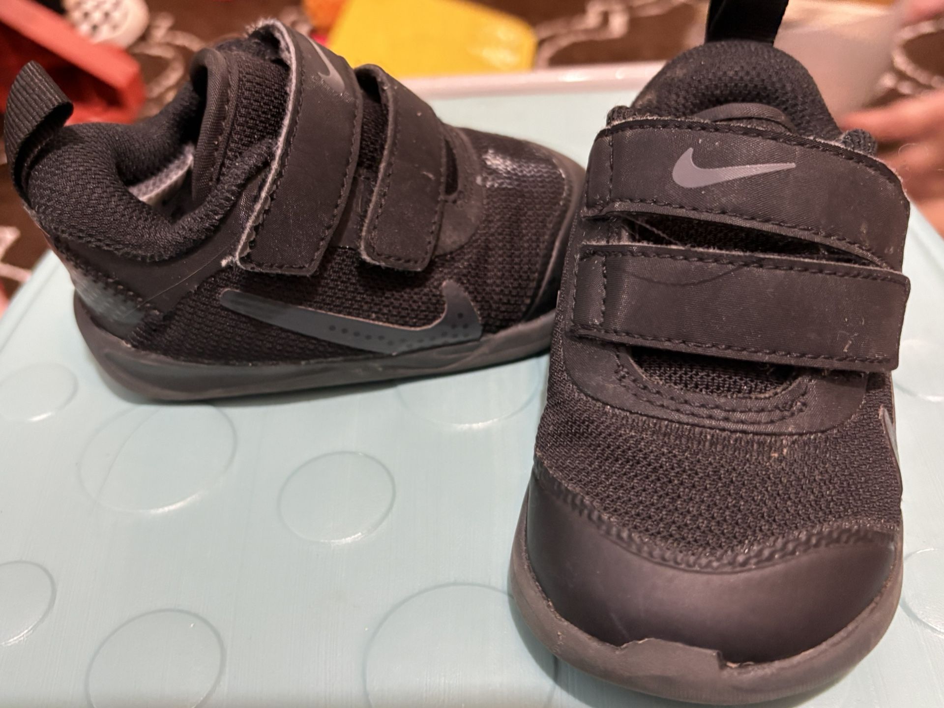 Toddler sneakers 