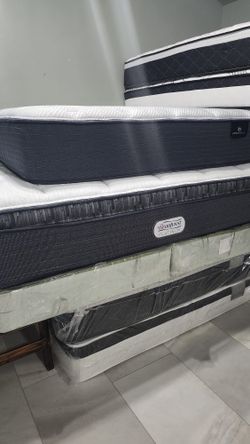 Cal King Beautyrest And Queen Size Serta Perfect Sleeper