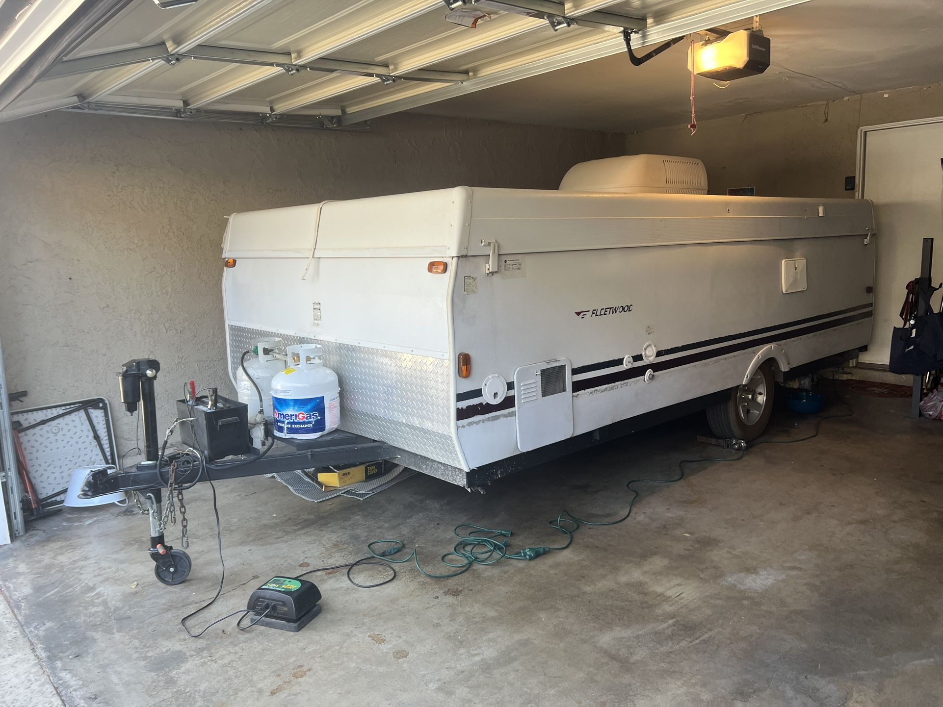 Fleet wood Pop Up Trailer
