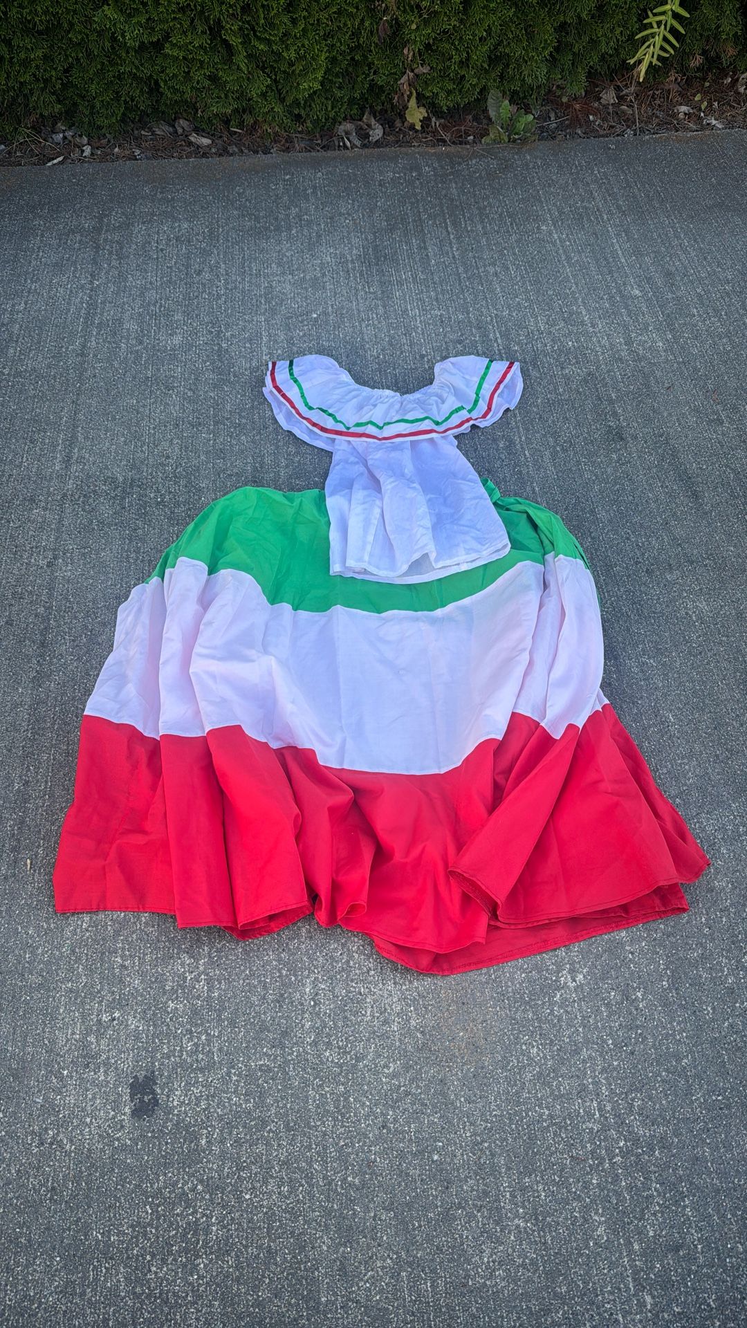 Mexican Folkloric Dress Up Size 8-10 Girls 👧 Skirt And Blouse 