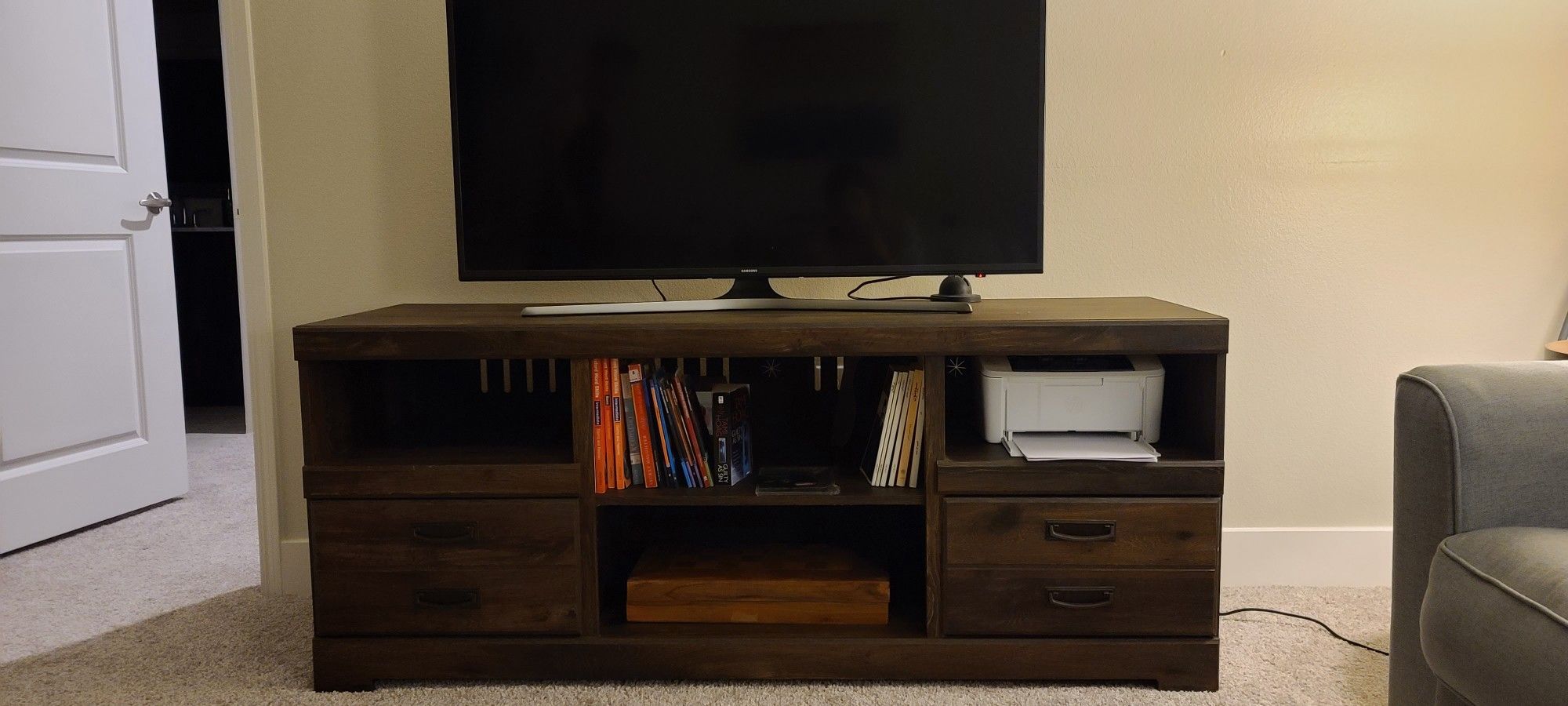 Tv stand