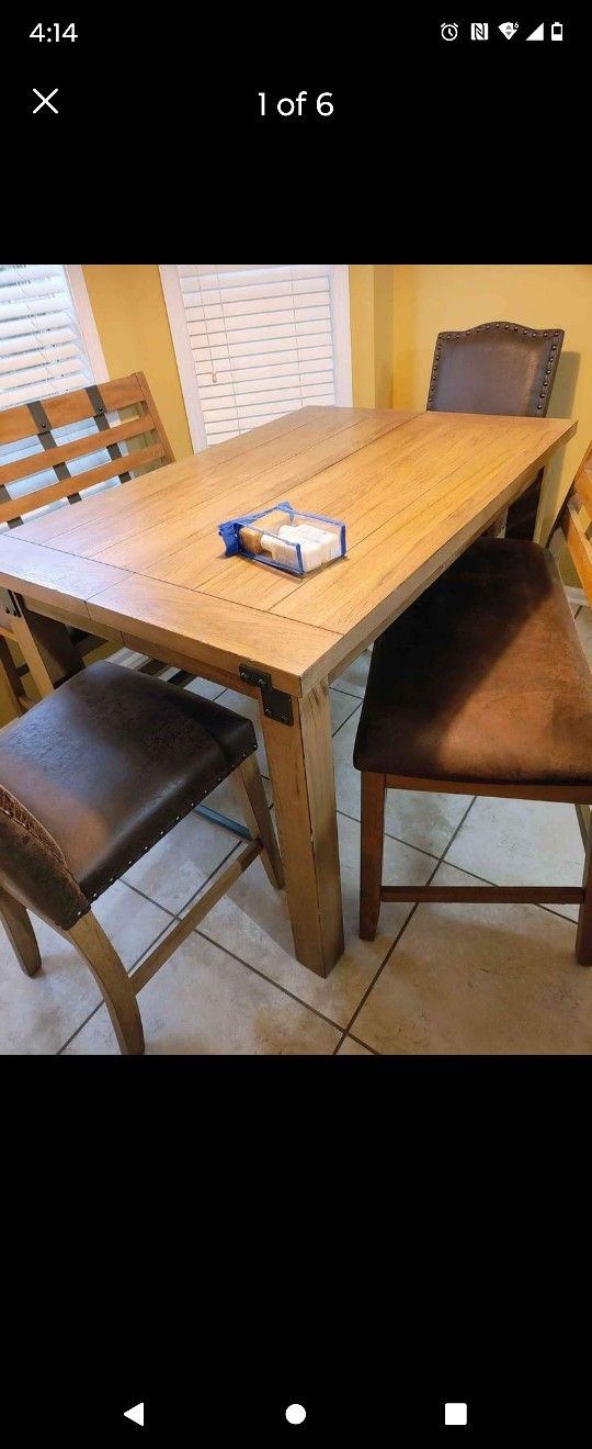 Dining room table