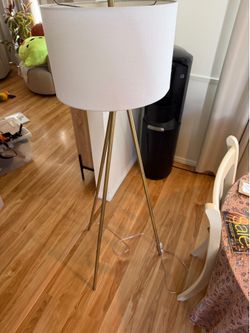 MUST GO!! 5 foot tall lamp in gold finish