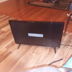 24 In" Smart Vizio Hdtv Plus A 32 In " Emerson TV