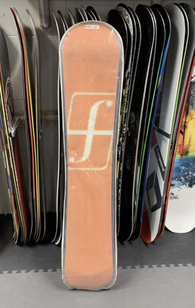 Forum Devun Walsh 157 channel snowboard with original bag with