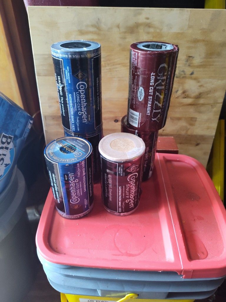 Three Logs Copenhagen Long Cut One Log Copenhagen Snuff Two Logs Grizzly Long Cut Straight.