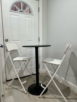 cocktail table with 2 stools 24 inches height seat