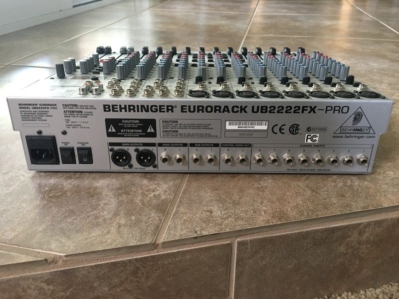 Behringer Eurorack UB2222FX - Pro