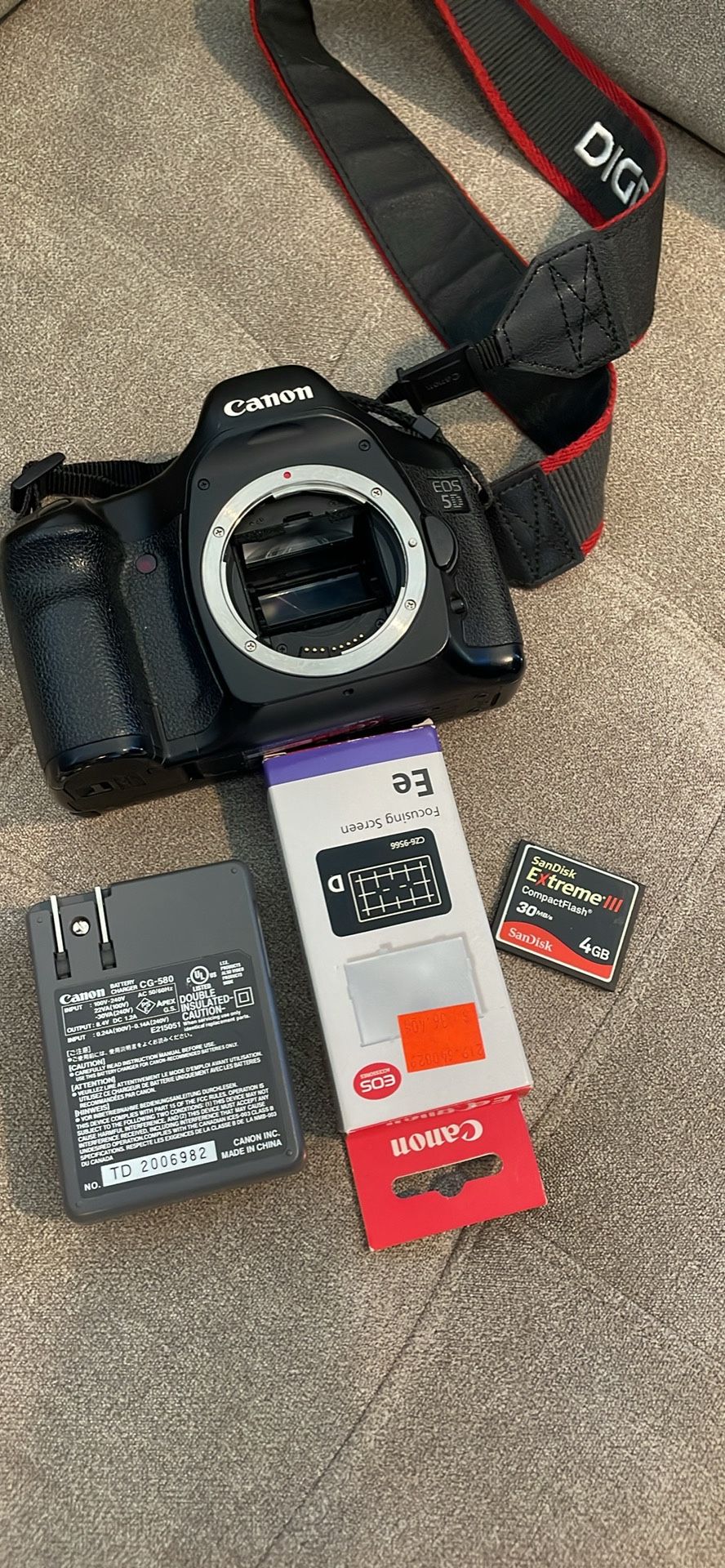 Canon EOS 5D Classic 12MP Full Frame DSLR Camera w/ Batteries and Charger