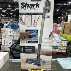 Shark Cordless Pet Vacuum 