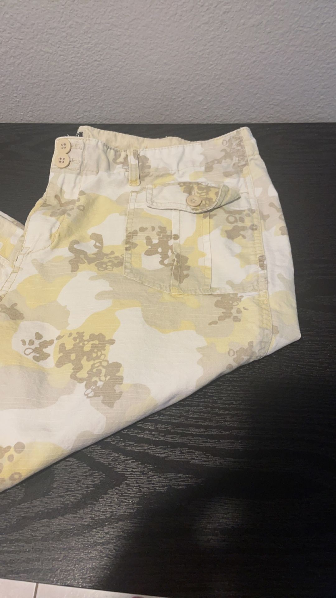 NWOT route 66 white and yellow camo/floral capris size 13/14