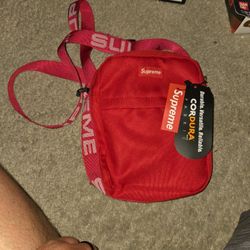 Supreme Cordura Shoulder Bag
Red
Brand New With Tag