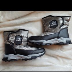Kulebear Unisex Winter Snow Boots size Little Kid Size 2 