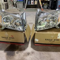 Toyota 4Runner Pair Of Replacement Headlights