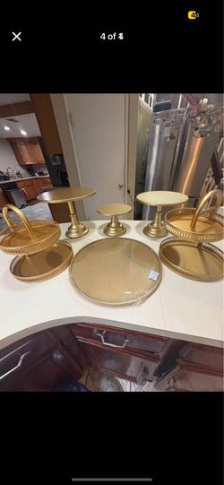 Cake and dessert stand