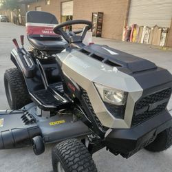 MURRAY GAS 42"IN RIDING LANW TRACTOR 