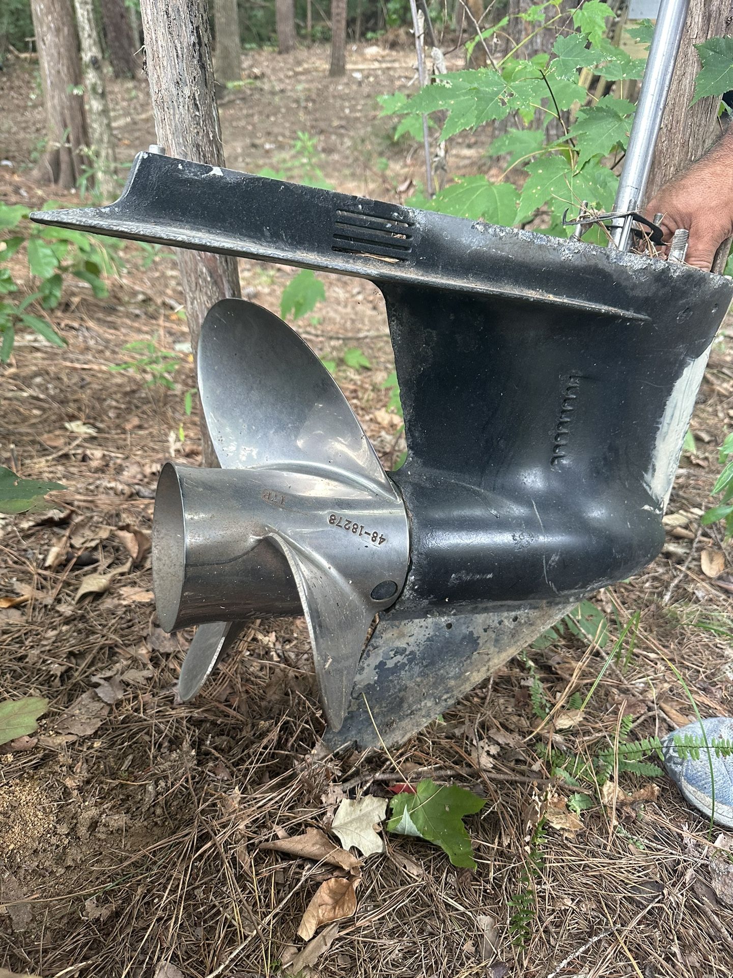175hp Mariner 25 Inch Shaft With Propeller