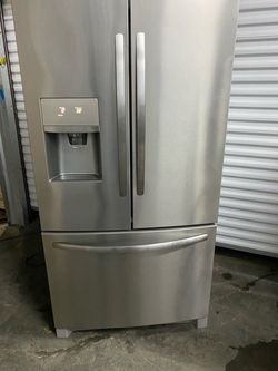 Beautiful fridge 36 wide cooling and frezzer and 100%