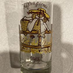 Vintage 1970s Holly Hobbie Life’s A Picnic Glass Tumbler Tea Collectible Mint Condition