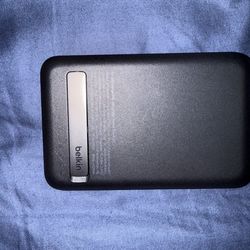 BELKINS MAGSAFE PORTABLE CHARGER