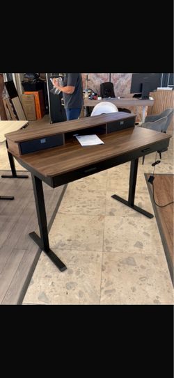 55” Electric Standing Desk ( i have lot of other desk sizes and color 😃 )
