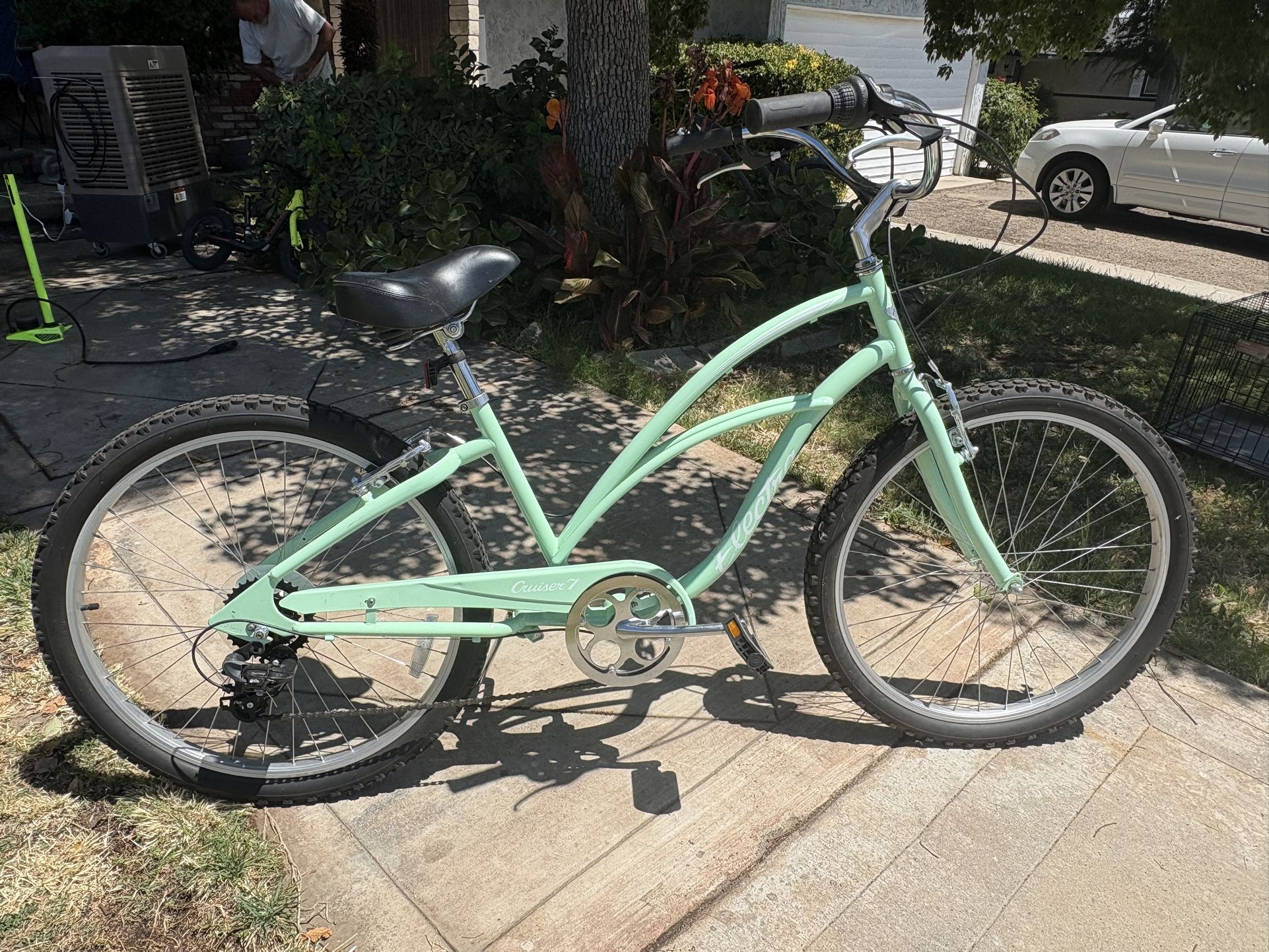 Electra 7 Speed Beach Cruiser Bike In Great Shape
