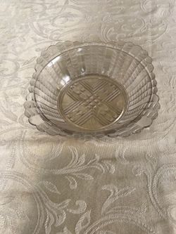 Vintage Clear Glass Medium Sized Berry Bowl