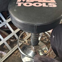 Mac Tools Swivel Stools Set