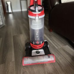 Bissell Vacuum Cleaner/Aspirateur Model 2492