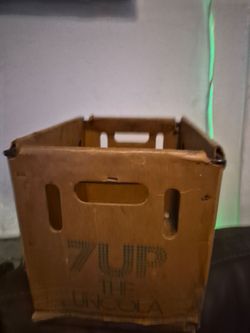 1970's vintage 7up soda carrier