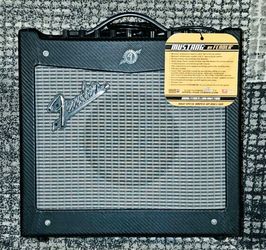 FENDER MUSTANG I AMPLIFIER AMP