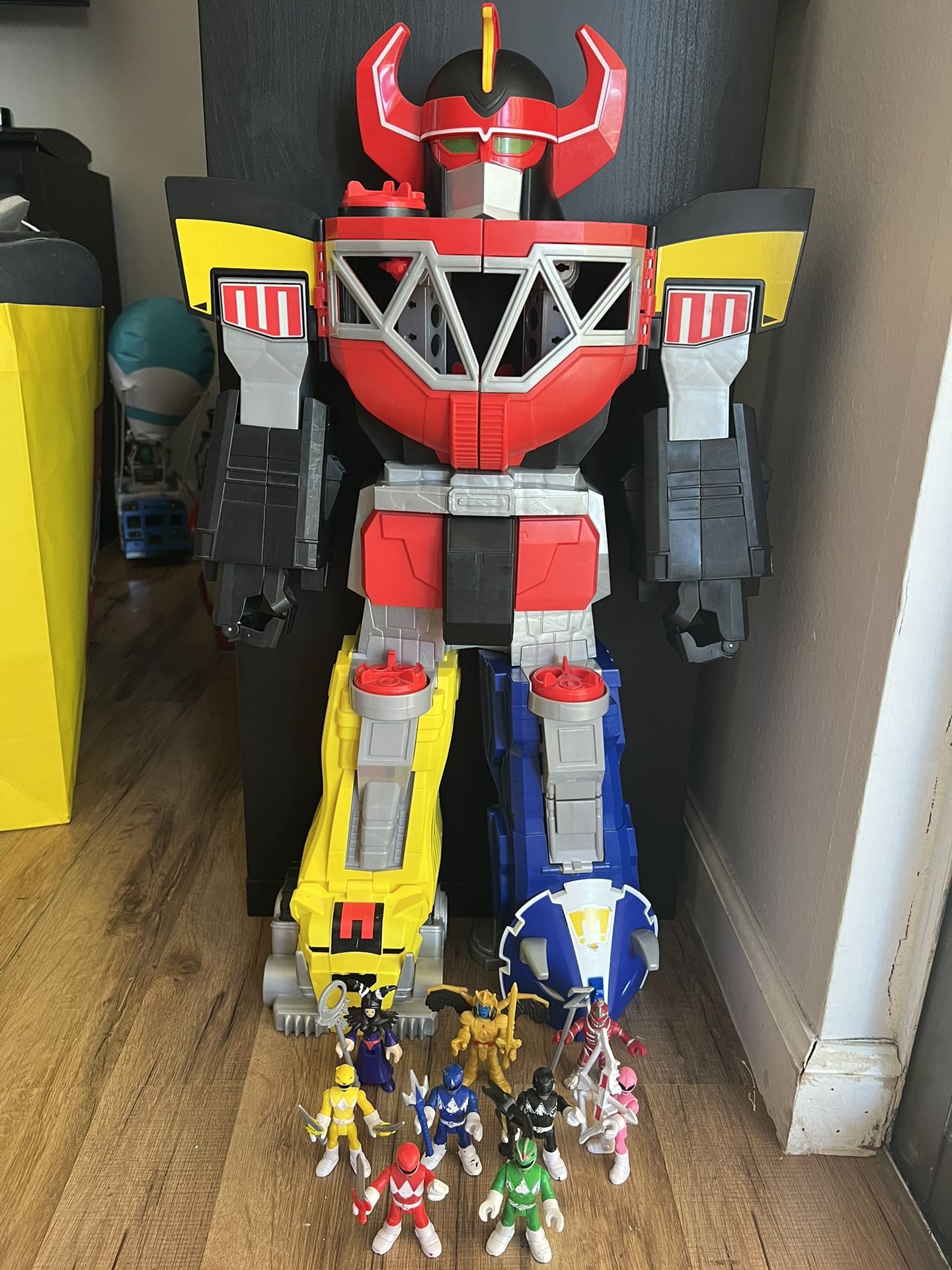 fisher price imaginext power rangers morphin megazord With 8 Figures