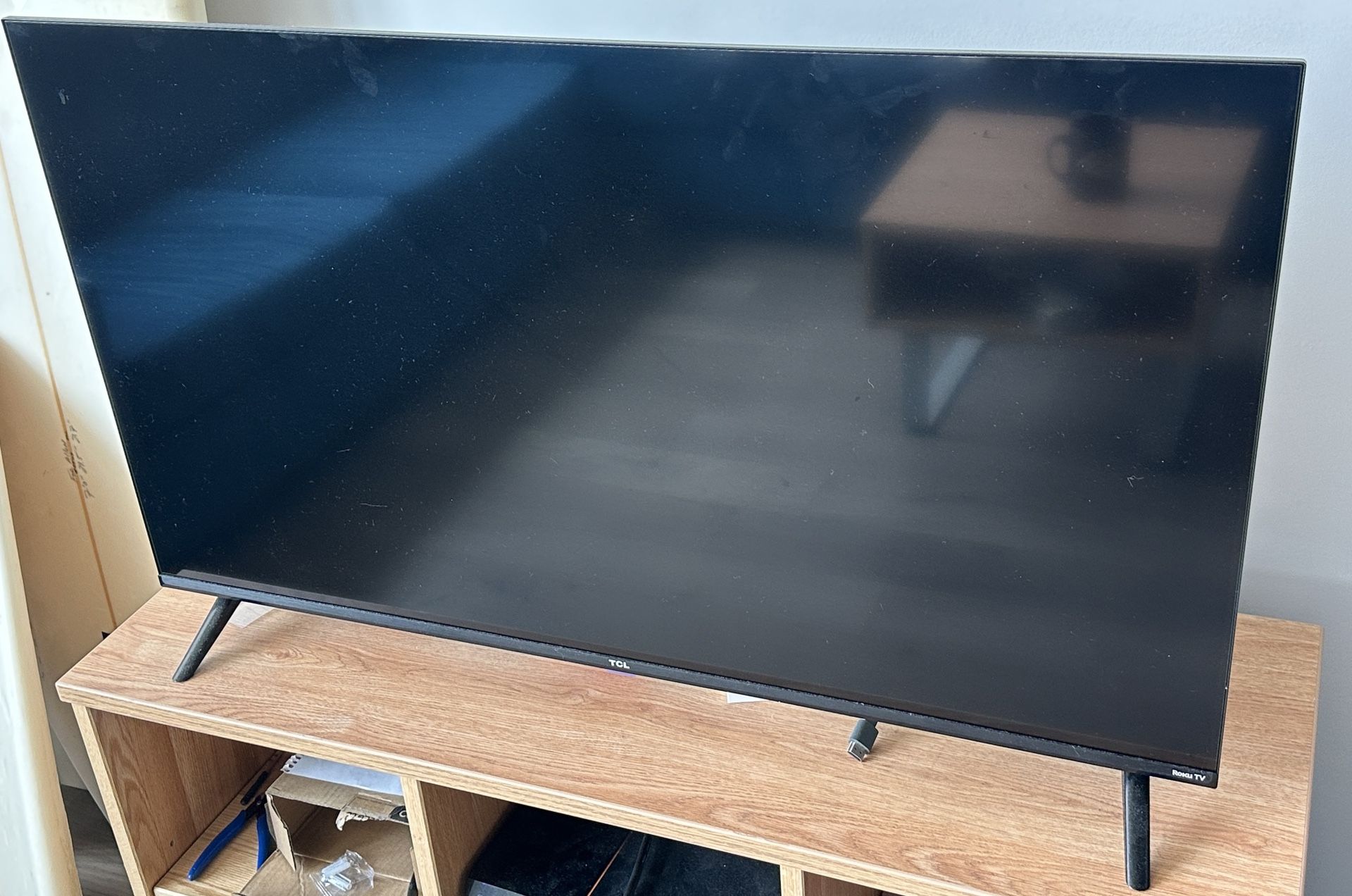 TCL 40-Inch Roku Smart TV – Great Condition!