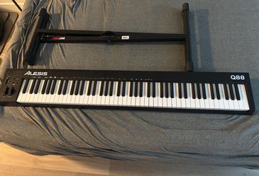Alesis Q88 MIDI Keyboard + Proline Stand