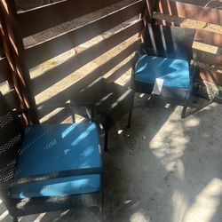 Selling my 3-Piece Patio Furniture Set
