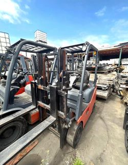 FORKLIFTS FOR SALE! Toyota, Komatsu, Mitsubishi, CAT, Nissan! 2000-15000Ibs, 2-3 stages, side shifter 3 month warranty Delivery available!