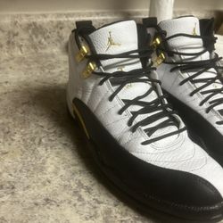 Taxi Jordan 12s Size 10.5