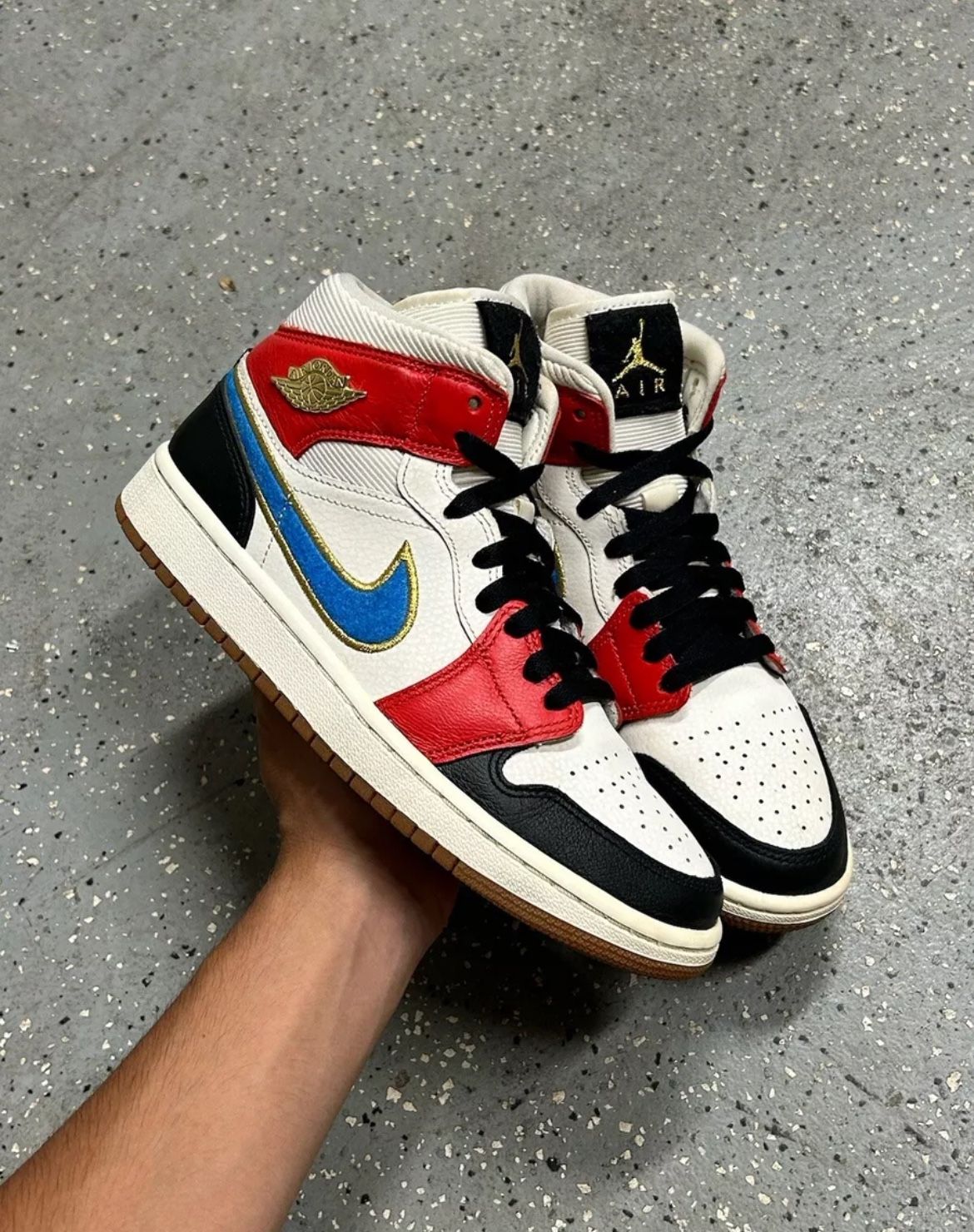 Women’s Nike Air Jordan 1 Mid “Let Her” Size 8 Women/6.5 Men- Used