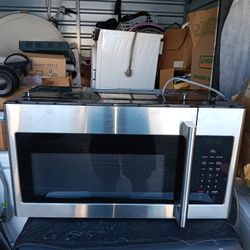 MEDELNIVA STAINLESS STEEL RANGE MICROWAVE!! $200