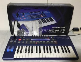 Notation Ultranova Synthesizer, box, manual, microphone