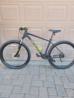 SPECIALIZED ROCKHOPPER SPORT 29 ER MOUNTAIN BIKE LIKE NEW ( CHECK MY OTHER BIKES)