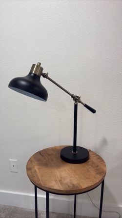 Table lamp